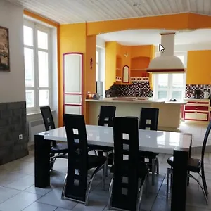 https://maison-au-cur-dune-pension-questre-les-sabots-de-nina.hotels-rhonealpes.com
